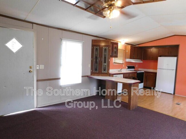 Building Photo - 511 Co Rd 267
