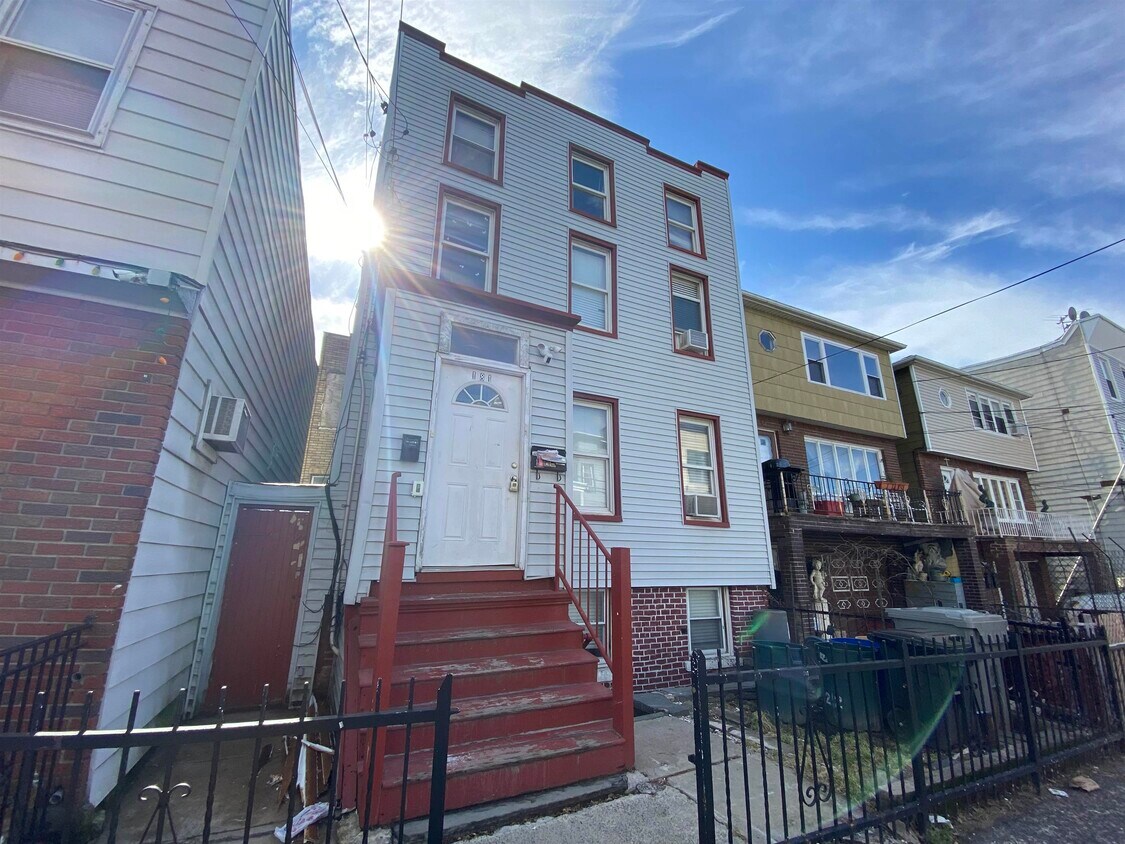 181 Congress St Unit 2, Jersey City, NJ 07307 Condo for Rent in