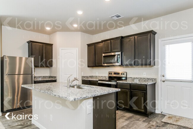 Building Photo - 605 St. James Place