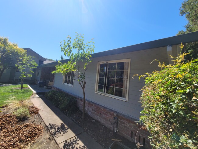 Building Photo - 4145 Alpine Rd