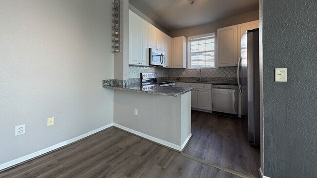 Building Photo - 4221 W Spruce St