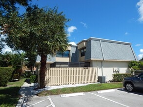 Building Photo - 748 NW 29th Ave
