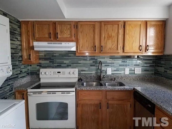 Building Photo - 903 Saint Marys St