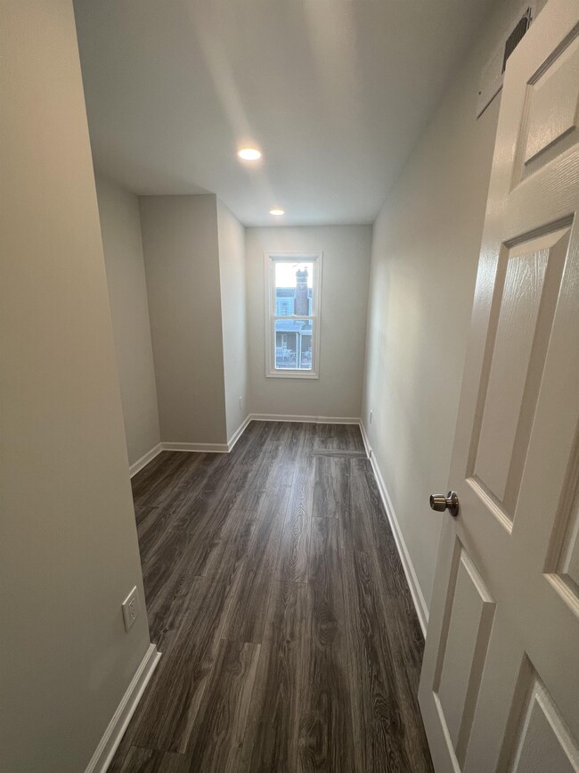 Building Photo - 5919 Agusta St