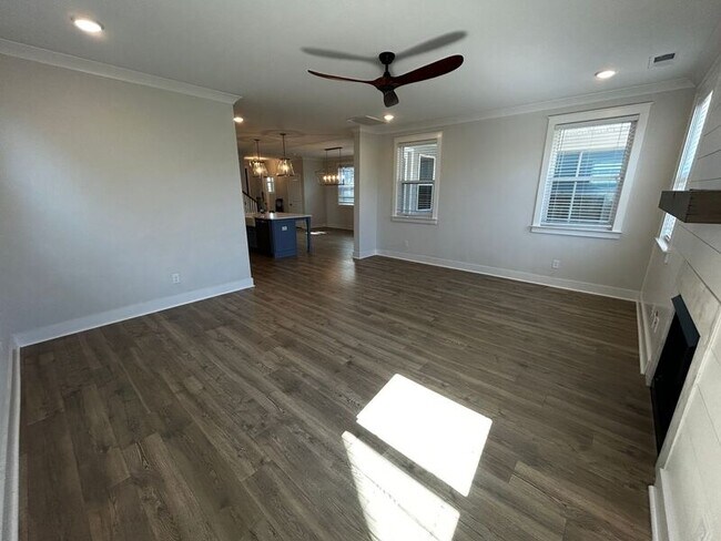 Building Photo - 137 Foxhall Dr