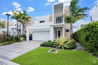 Building Photo - 10330 NW 68th St