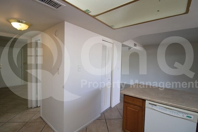 Building Photo - 2607 W Wolf St