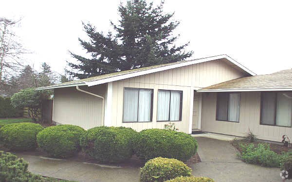 Building Photo - 624-640 SE 146th Ave
