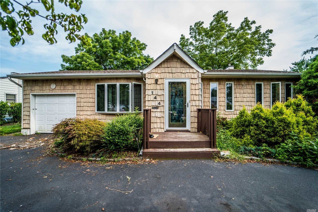 Foto principal - 144 Myers Ave