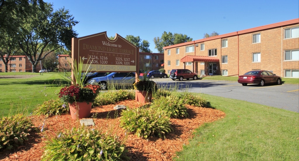 Diamond Eight Terrace Rentals Saint Anthony, MN