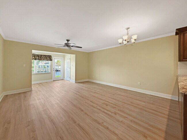 Foto del edificio - 4533 Marine Pkwy