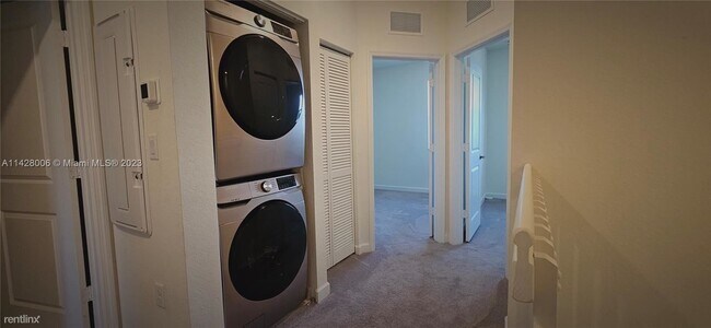 Foto del edificio - 3 br, 2.5 bath Townhome - 3427 W 112th Ter