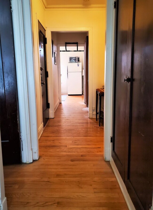 Foto del edificio - 1058 W Cornelia Ave