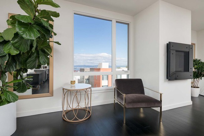 Building Photo - 555 Innes Ave