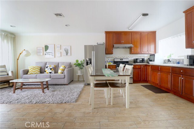 Foto del edificio - 3457 E Del Mar Blvd