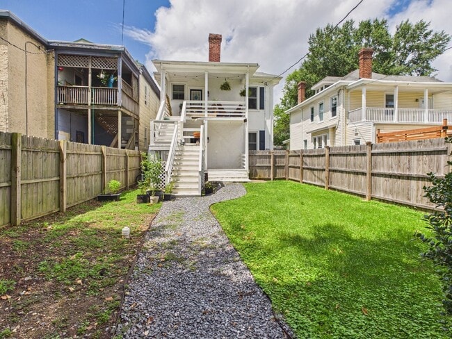 Building Photo - 3011 Hanes Ave