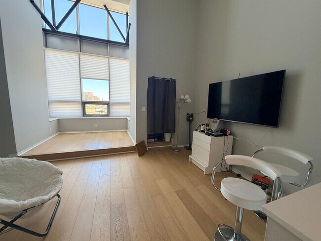 Foto del edificio - 689 Marin Blvd