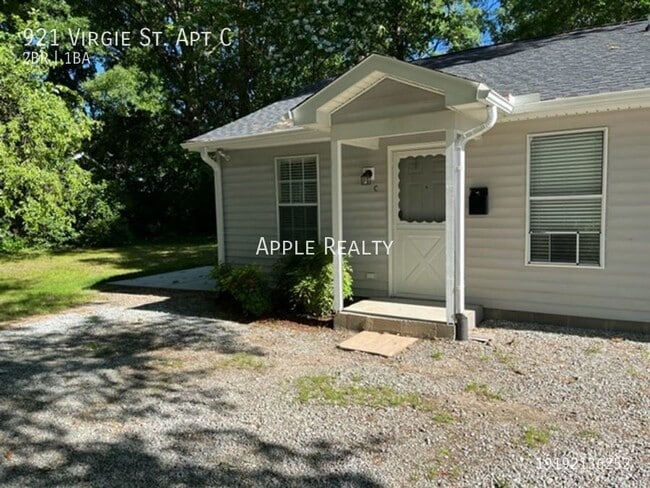 Building Photo - 921 Virgie St