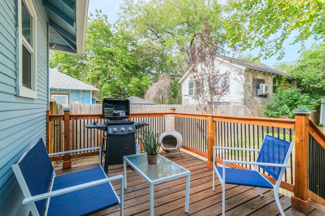 Primary Photo - 207 Lindale St