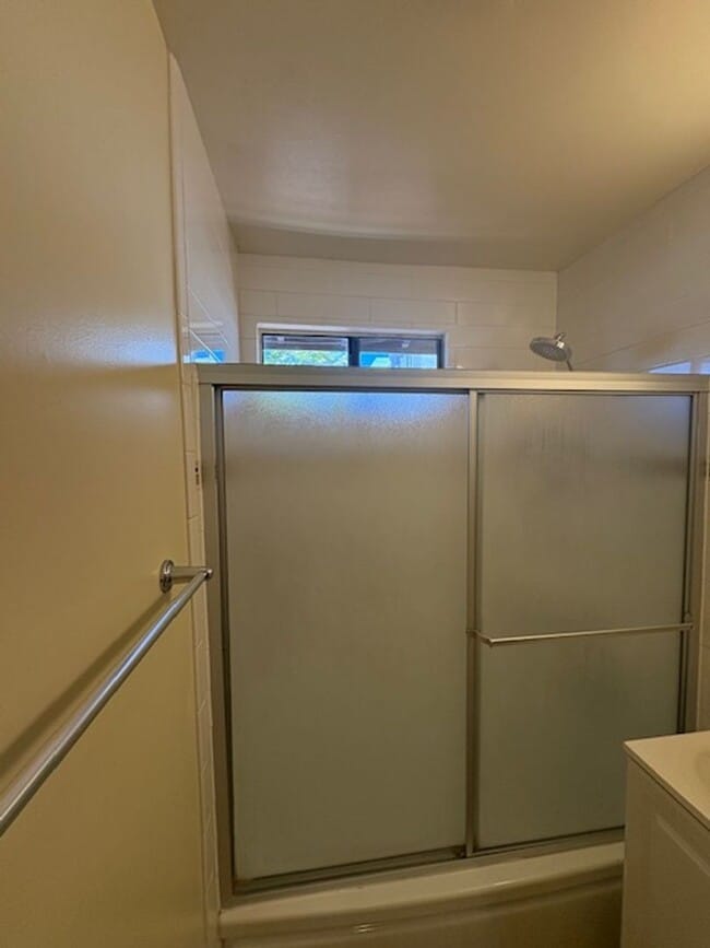 Foto del edificio - 132-136 Stenner St