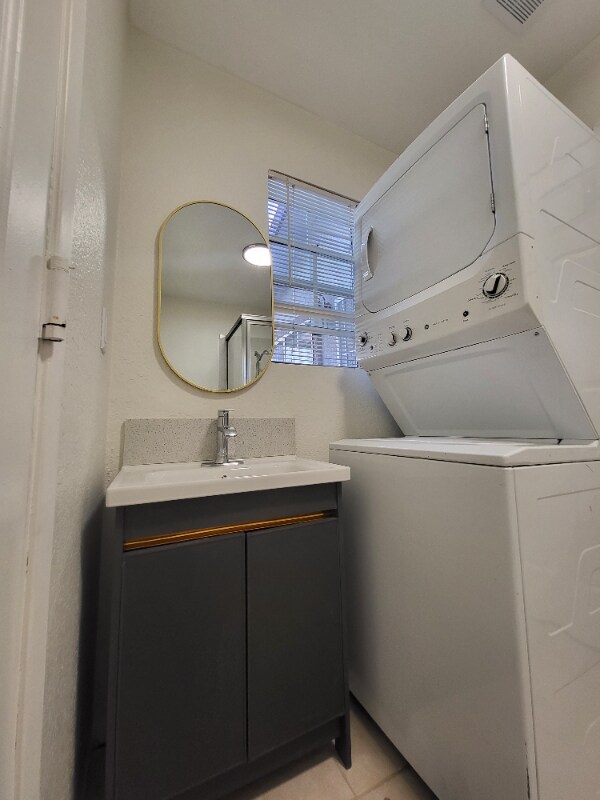 Foto del edificio - 15381 Monterey Ave