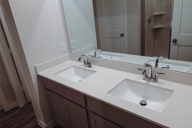 Foto del edificio - 211 Brazen Forest Trl