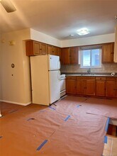 Building Photo - 34-16 Brookside St