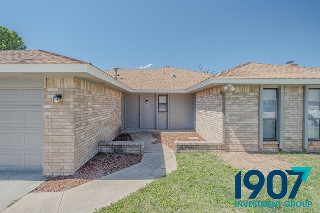 Building Photo - 1433 SW 93rd St