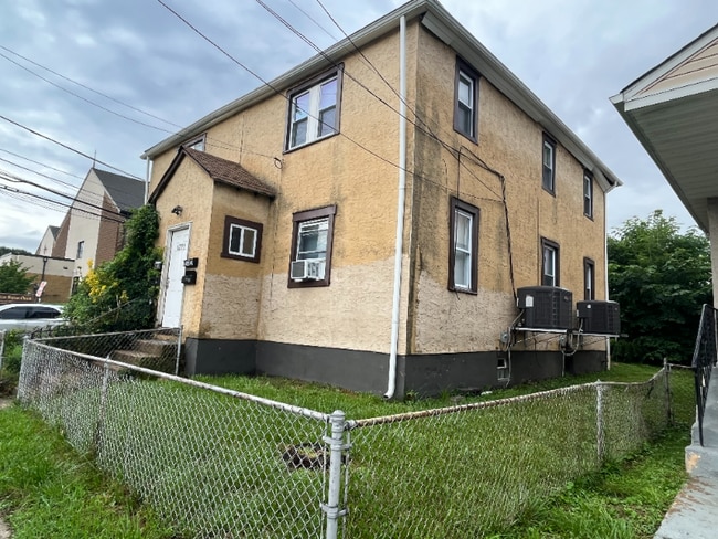 Building Photo - 1003 Clifton Ave