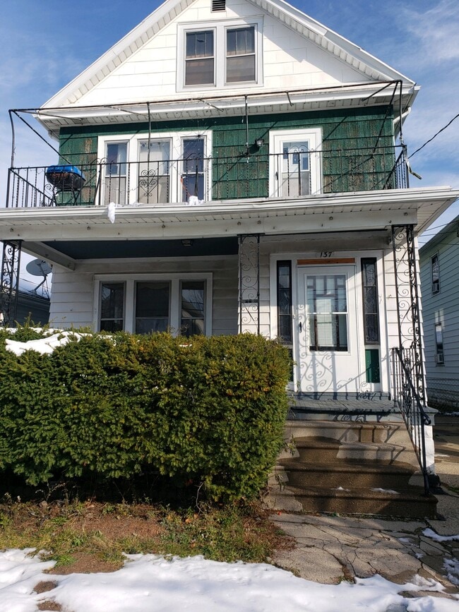 Building Photo - 137 Laird Ave Building Photo - 137 Laird Ave
