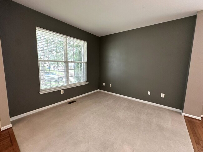 Foto del edificio - COMING SOON! 4-Bedroom, 3.5-Bathroom Colonial in Taneytown