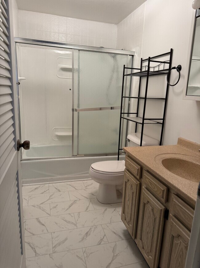 Foto del edificio - 304 E Mefford St