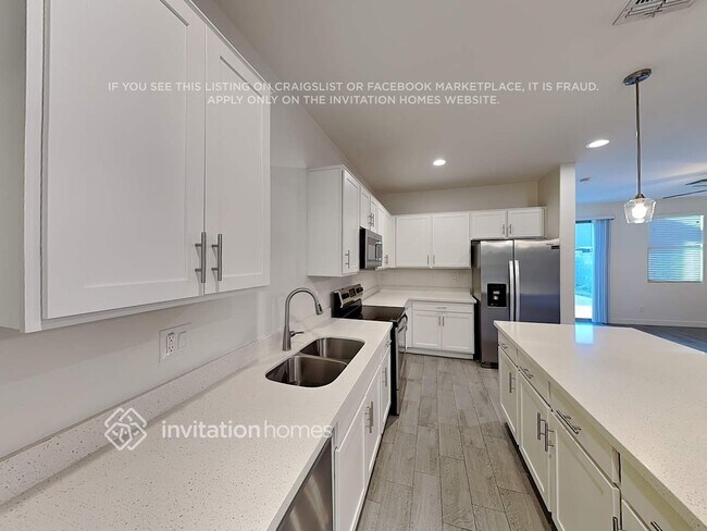 Foto del edificio - 18159 W Carlota Ln