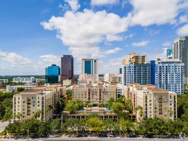 Building Photo - Las Olas by the River