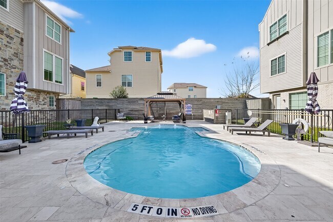 Foto del edificio - 1303 Upland Retreat Dr