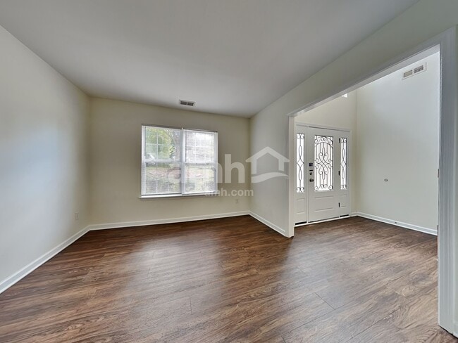 Foto del edificio - 9117 Hollow Ridge Ln