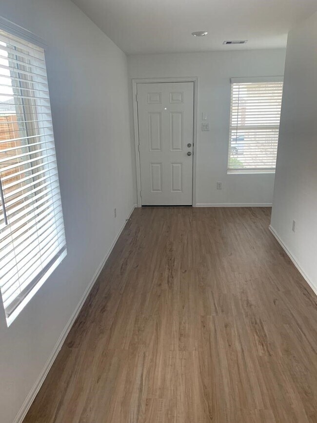 Foto del edificio - 27006 Winward Crk Trl