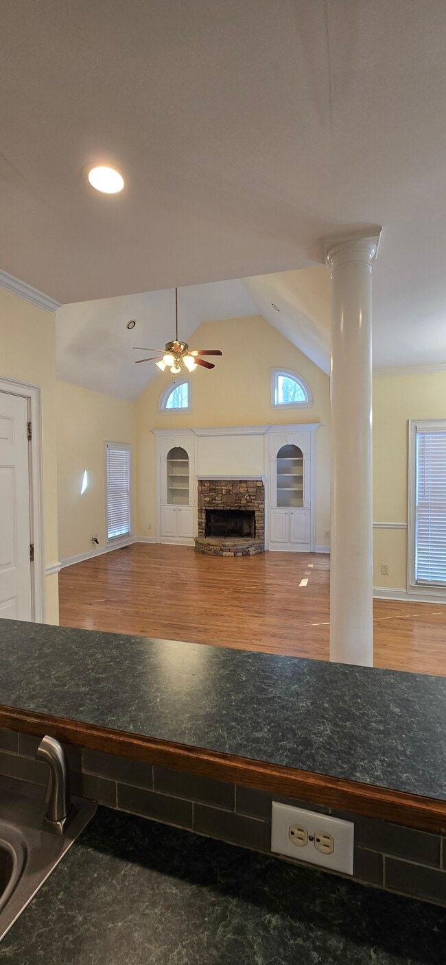 Foto del edificio - 5135 Cobblestone Way NW