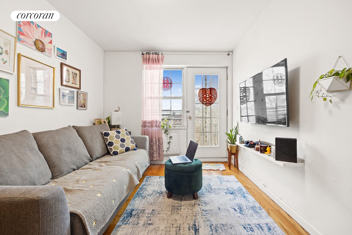 Foto principal - 420 42nd St