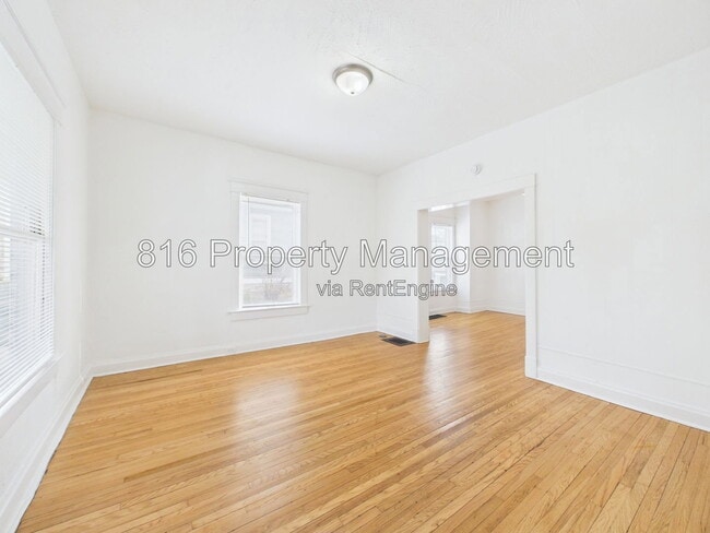 Building Photo - 4008 Charlotte St