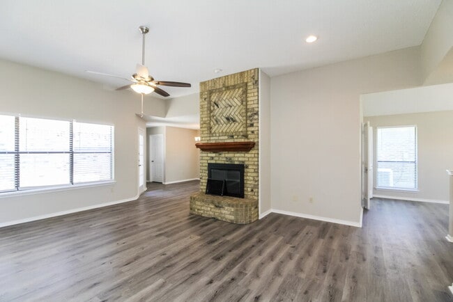 Building Photo - 1109 Buckeye Dr