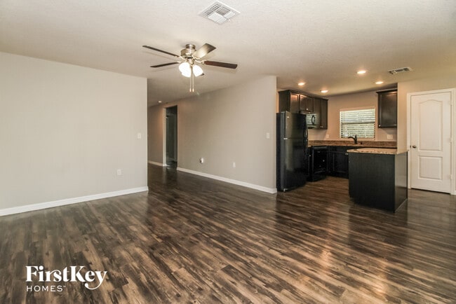 Building Photo - 3377 Dewberry Dr