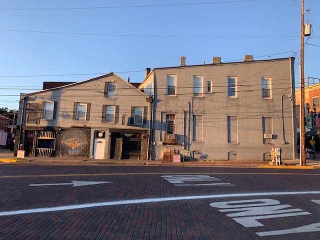 Building Photo - 5 Mill St