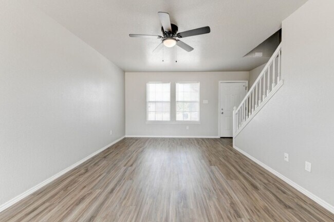 Foto del edificio - AVAILABLE NOW; APPLY AT OUR WEBSITE TODAY!!