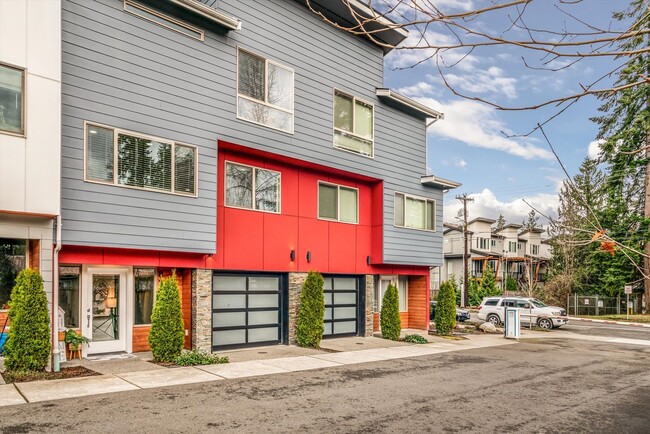 Building Photo - Luxury 7th Ave Townhome For Lease