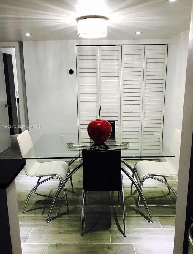 Foto del edificio - 7220 NW 179th St