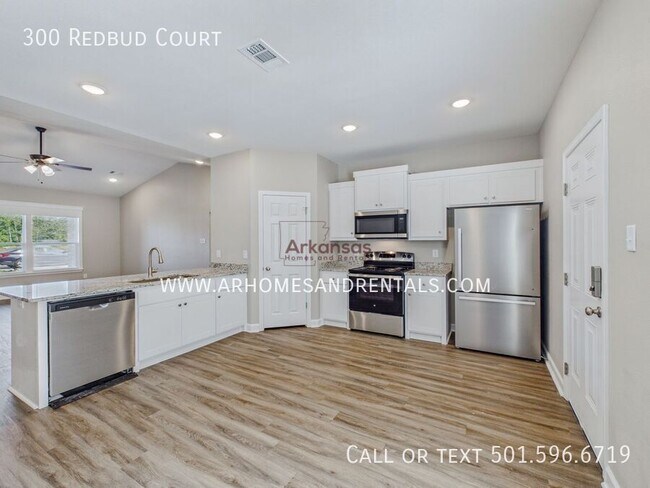 Foto del edificio - 300 Redbud Ct