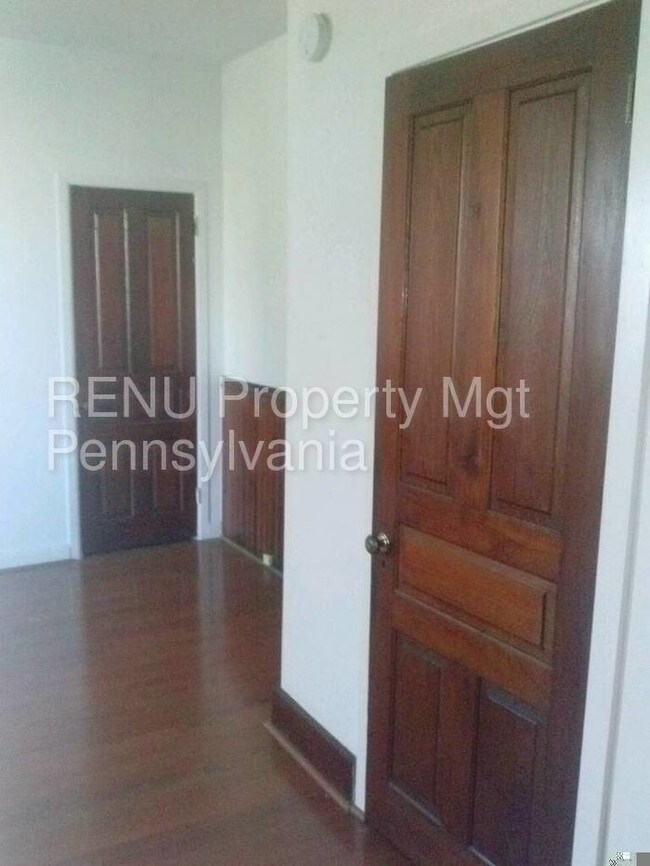 Foto del edificio - 653 Mountain View Rd