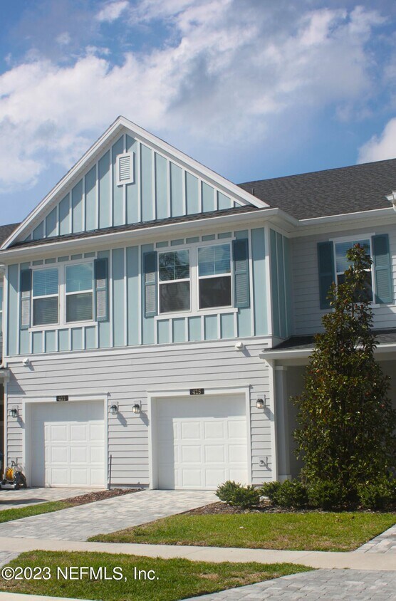 Primary Photo - 415 Boracay Cir