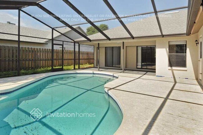 Building Photo - 7811 41st Ct E